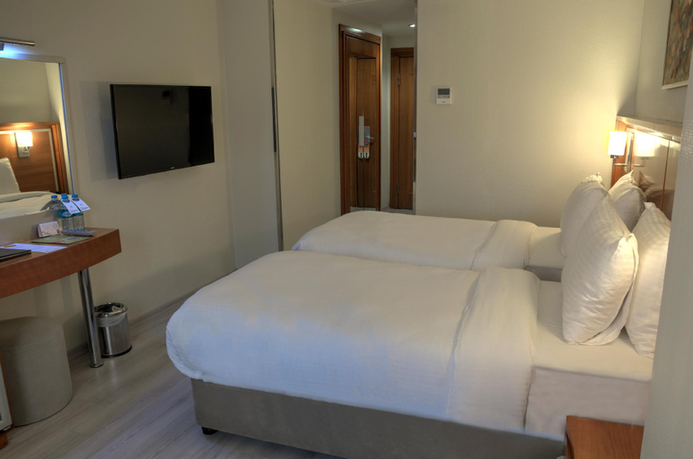Bedroom 3, Orka Royal Hotel, Fatih