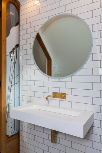 Bathroom 4, Britten Stables Observatory, Christchurch