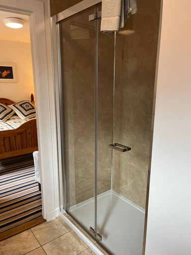 Bathroom 2, Bonnie Haven, Highland