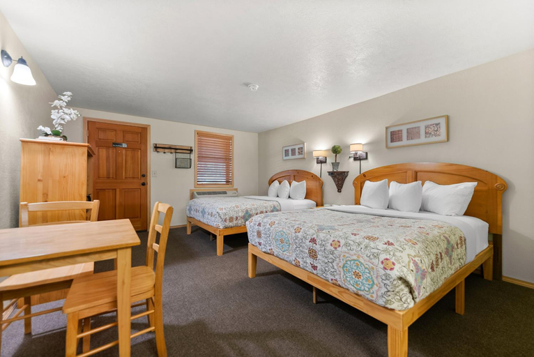 Others 5, Mt Gardner Inn, Okanogan