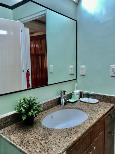 Bathroom 3, Kinghorn Garden House Resort, Mambajao