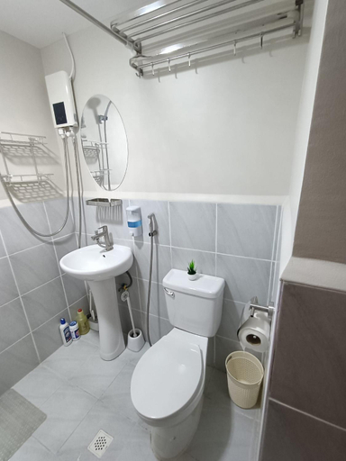 Bathroom, Affordable Cozy Condo at Saekyung Phase 3, with Pool Access, Family Friendly, Lapu-Lapu City