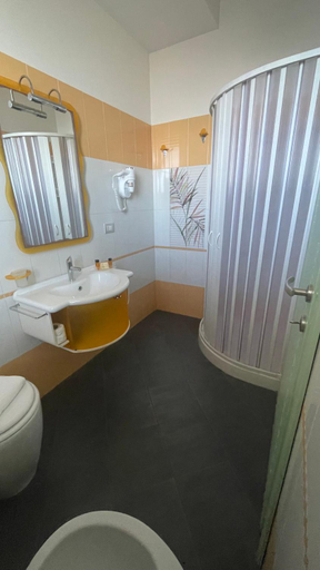 Bathroom 5, La baia di Ulisse , Messina