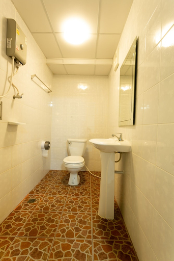 Bathroom 3, Airport Overnight Hotel, Phuket Island