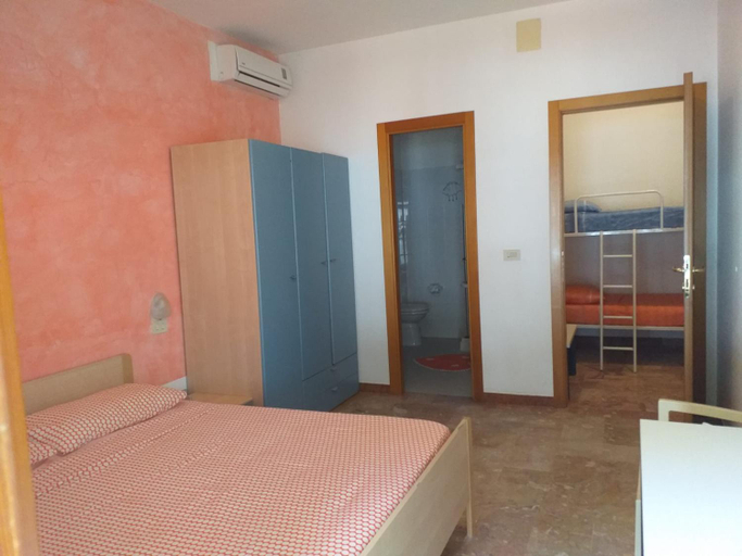 Others 1, Room-quadruple Room in Pineto - sea View, Teramo