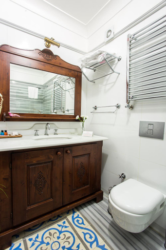 Bathroom 4, Garden House Hotel, Fatih