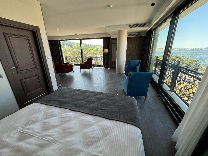 3, Ezkar Bathonea Art Istanbul, Avcılar