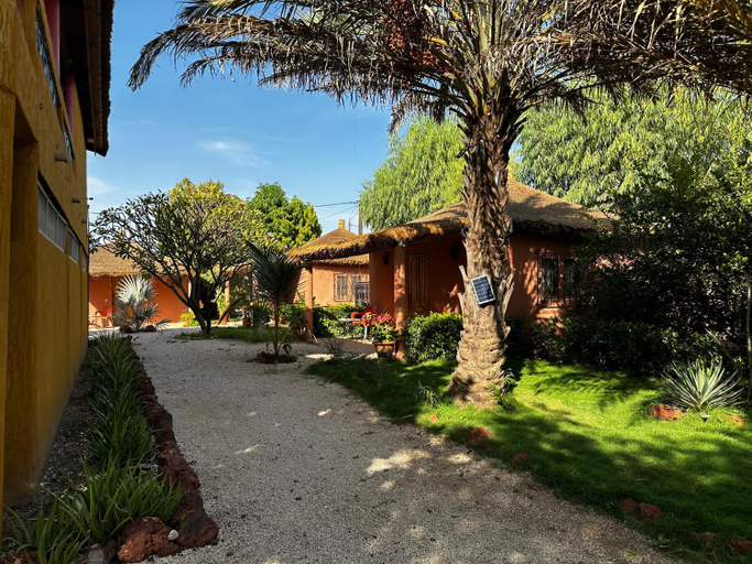 Exterior & Views