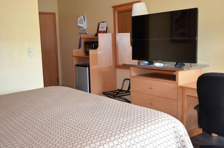 Bedroom 3, HomeTown Inn-Ringgold, Catoosa
