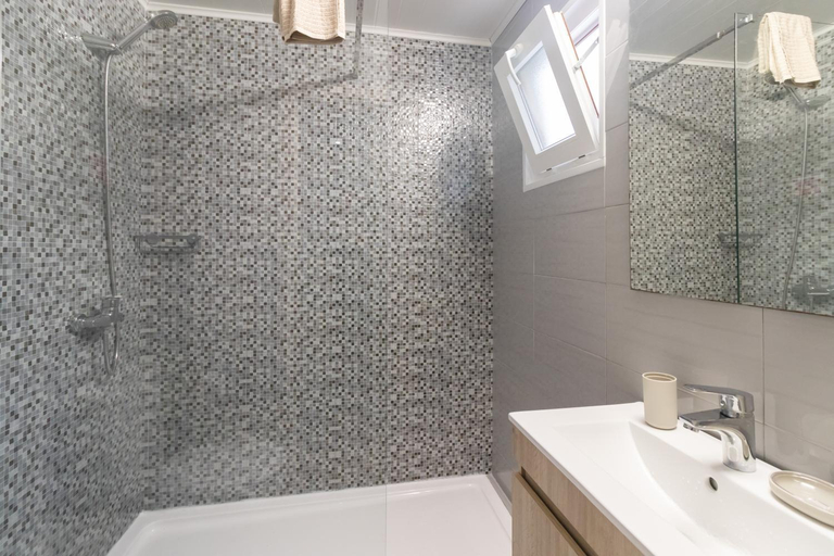 Bathroom 3, SaltWater Peniche Apartments, Peniche