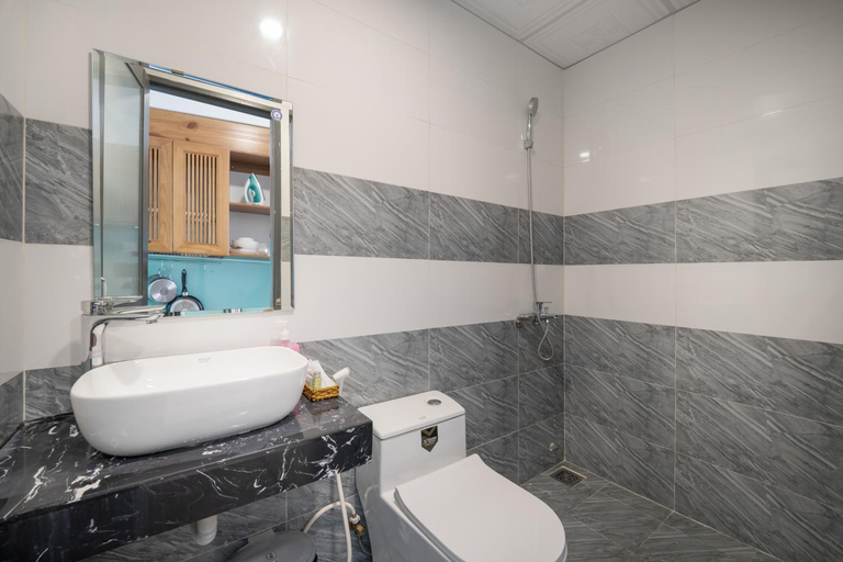 Bathroom 3, Carol Homestay & Apartment Đà Nẵng 4, Da Nang