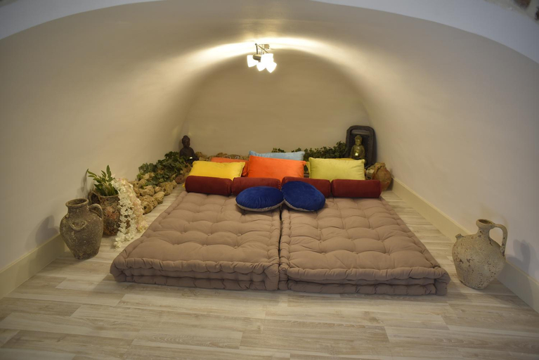 Others 5, Home dentro il teatro, Catania