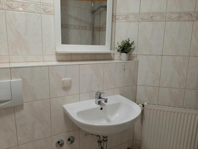 Bathroom 2, Fiore Gastezimmer, Main-Spessart