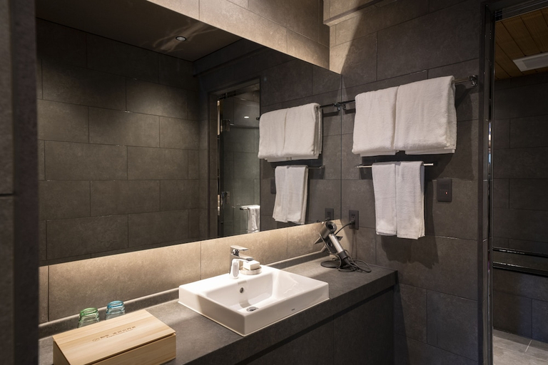 Bathroom 3, WAQOO Naritasan Monzen, Narita