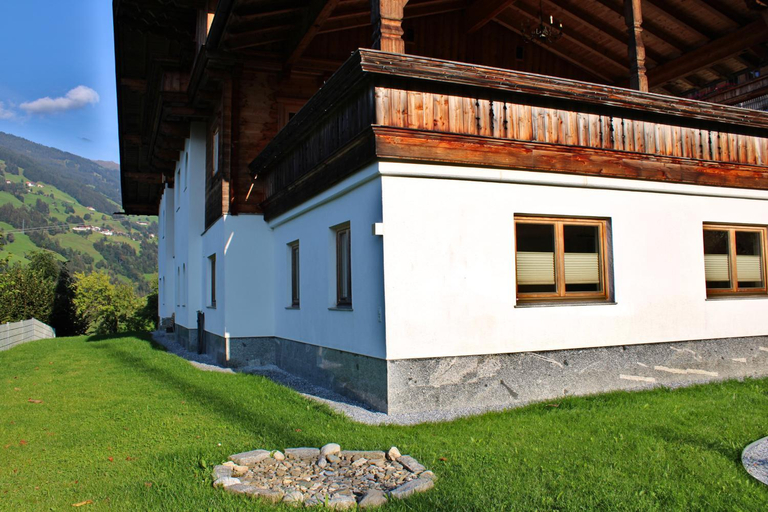 Garden 4, AlpenApartment Zillertal, Schwaz