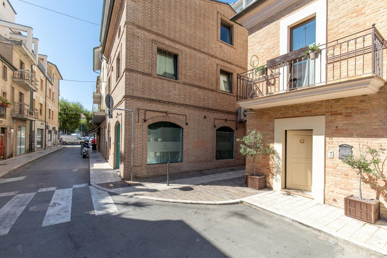 Others 3, Luxury in the Center by Host Hero, Macerata