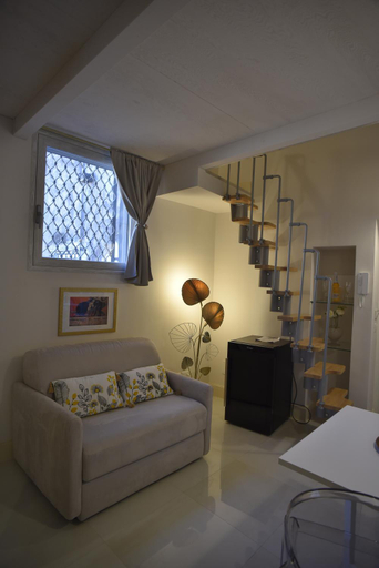 Others 3, Home dentro il teatro, Catania