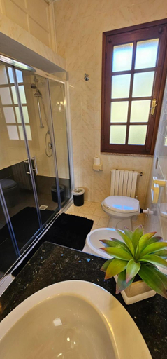 Bathroom 3, La Villetta, Nuoro