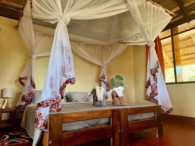 Bedroom, Bwana Tembo Safari Camp, Nwoya