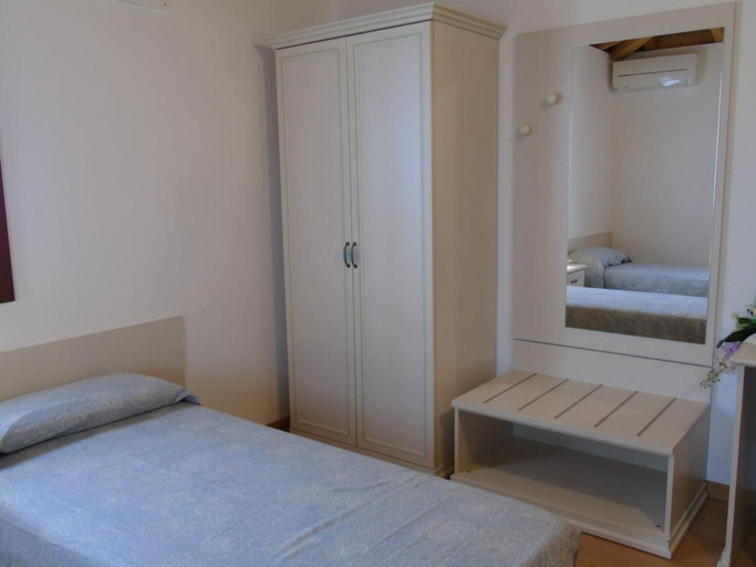 Others 2, B&B Ai Cipressi, Padua