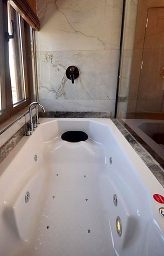 Bathroom 3, Continental Hotel Pera, Beyoğlu