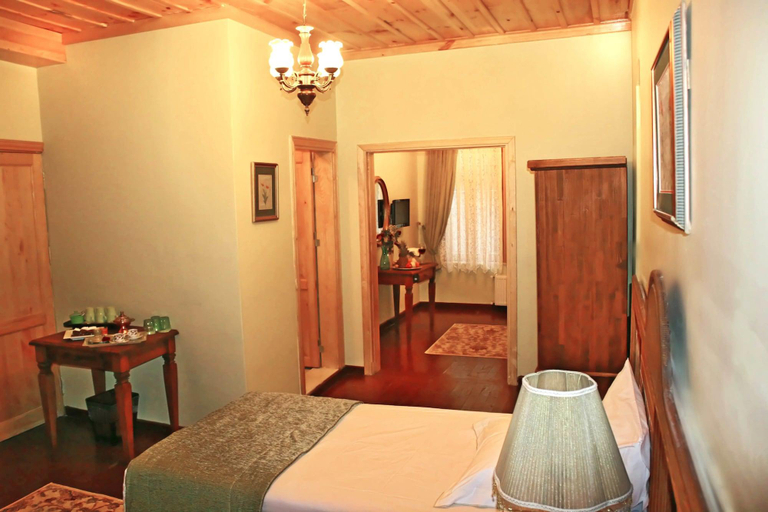 Bedroom 2, Divas Silver, Fatih