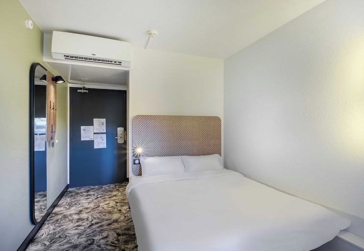 Bedroom 3, B&B HOTEL Cannes Mouans Sartoux, Alpes-Maritimes