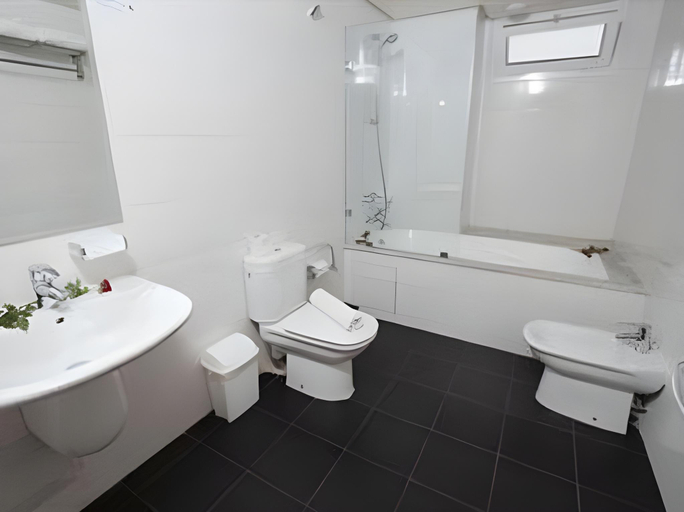 Bathroom 3, Hotel Al Walid, Casablanca