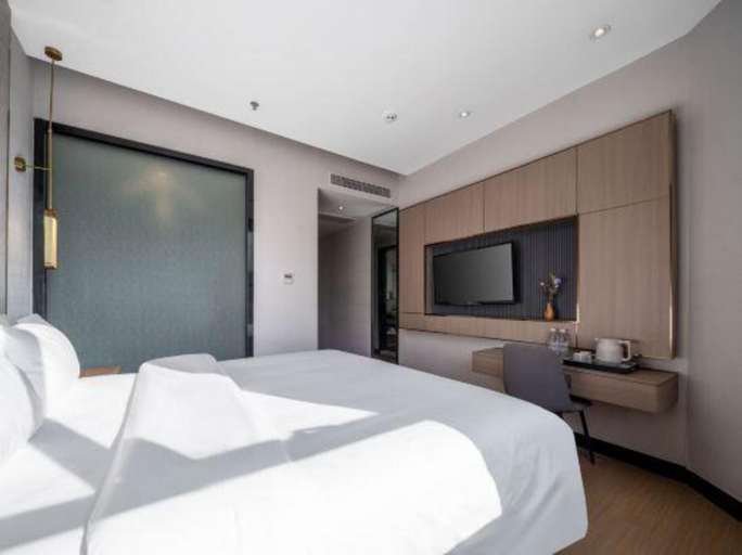 Bedroom 2, Lavande Hotel Shantou Haibin Road Seaview Corridor, Shantou
