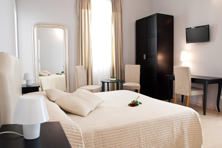 Bedroom 2, Opera, Palermo