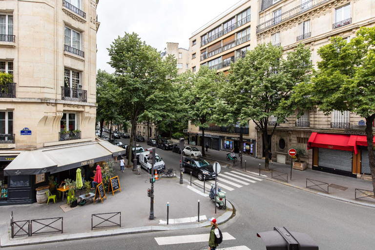 Surrounding environment, Charming flat - 2BD/6P - Passy / Eiffel Tower, Paris