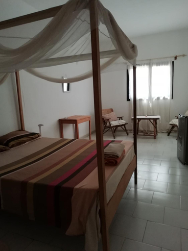Others 2, Maison Manour Chambre espacee et climatisee, Mbour