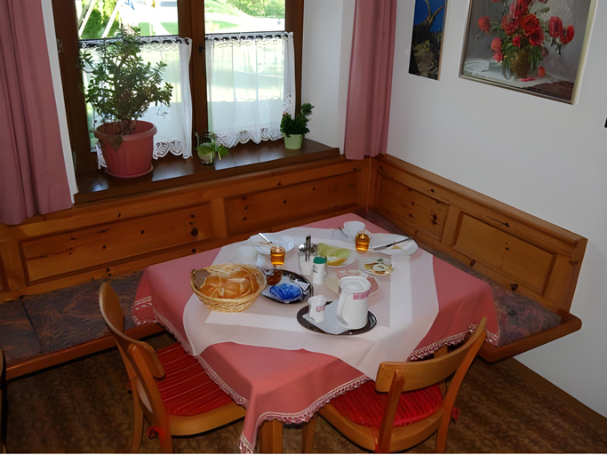 Others 4, Fruhstuckspension Seefried, Kufstein