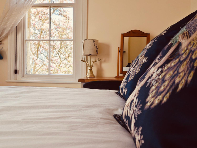 Bedroom 2, Langley House, Hampshire