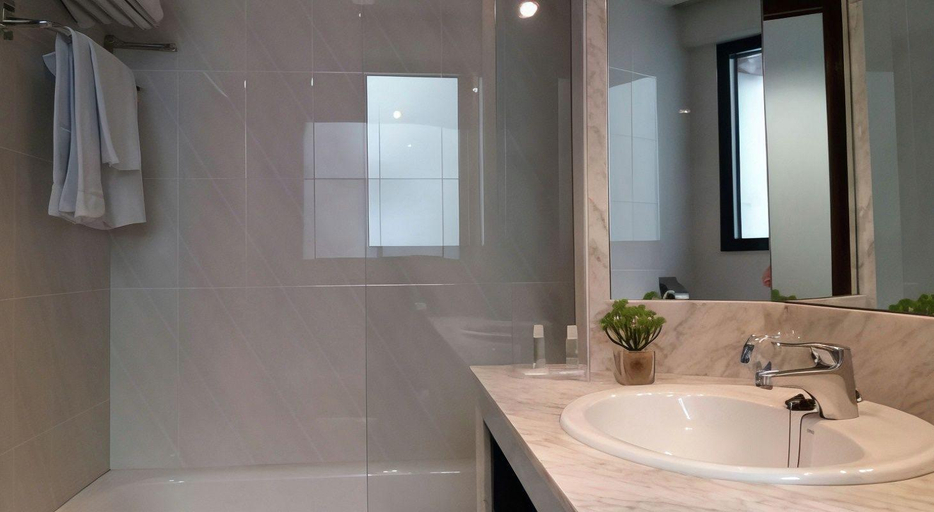Bathroom 4, Hotel Principe de Asturias, Asturias
