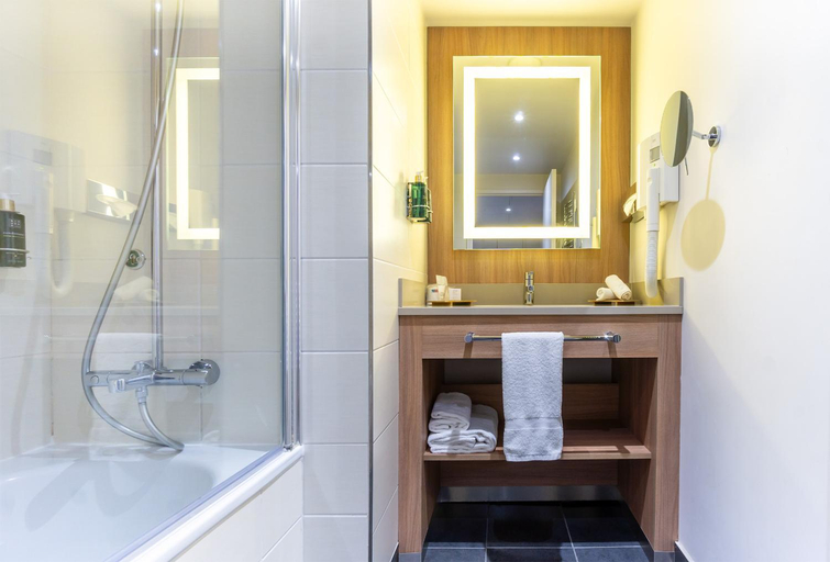Bathroom 4, City Residence Paris CDG Airport, Val-d'Oise