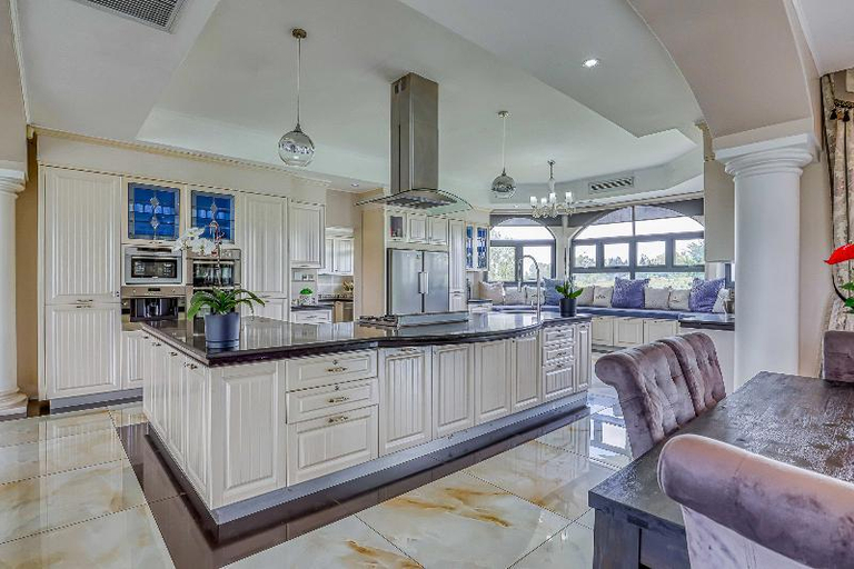 Food & Drinks 5, Villa Tasha Luxury Suites, West Rand