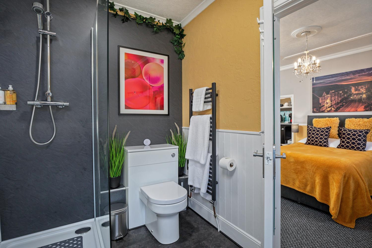 Bathroom 2, Glenholme Guest House - Room Only, North Yorkshire