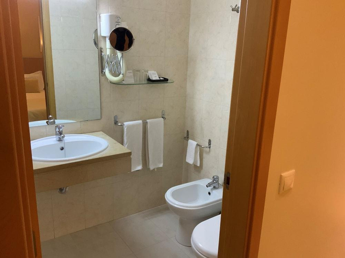 Bathroom 4, Hotel Mare, Nazaré