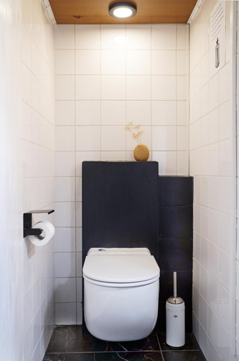 Bathroom 2, Beautiful room in Authentic Amsterdam Apartment RAI, Amsterdam