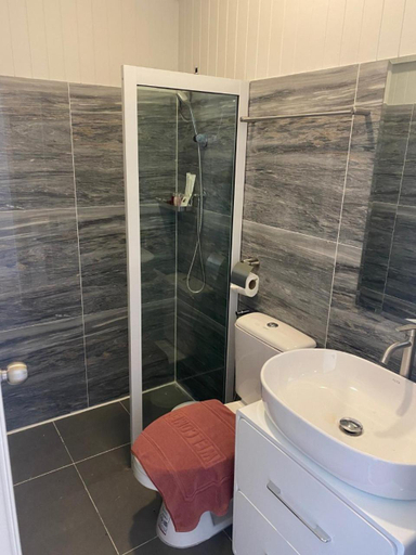 Bathroom 2, The Pubpa Backyard, Na Yong