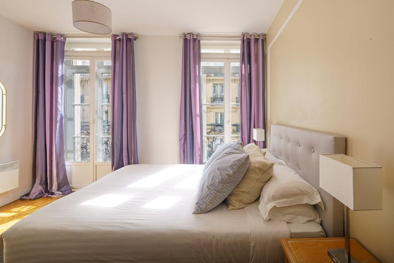 Bedroom 2, Apartments Du Louvre - Le Marais, Paris