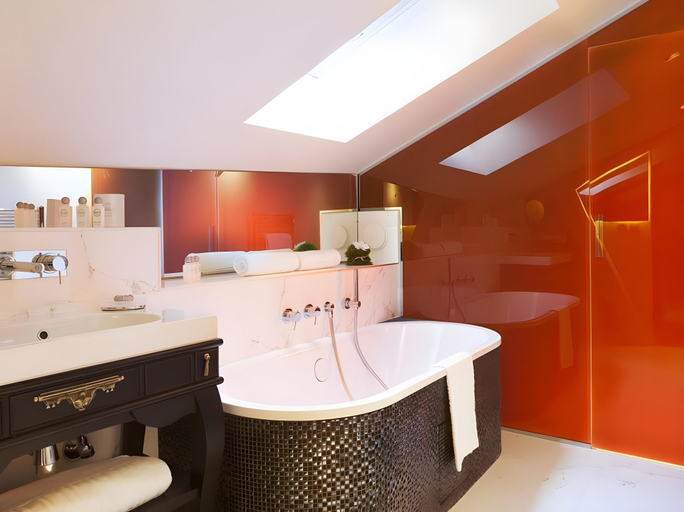 Bathroom 4, La Maison Favart, Paris