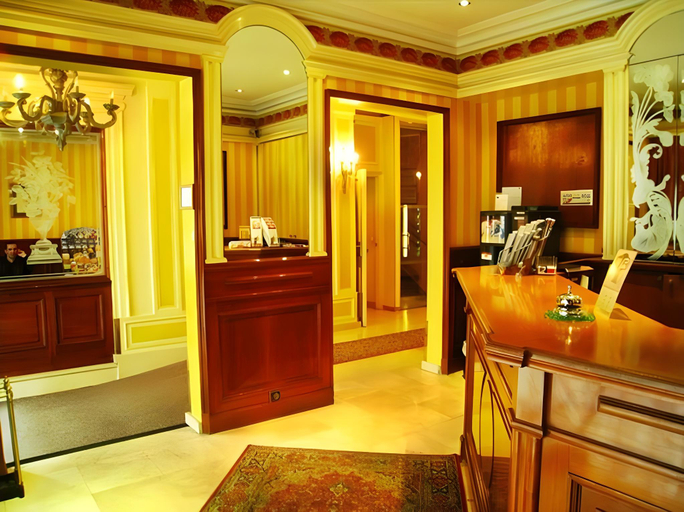 Others 3, Hotel Touring, Paris