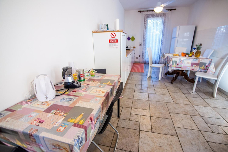 Others 5, RELAX locazione turistica, Rovigo