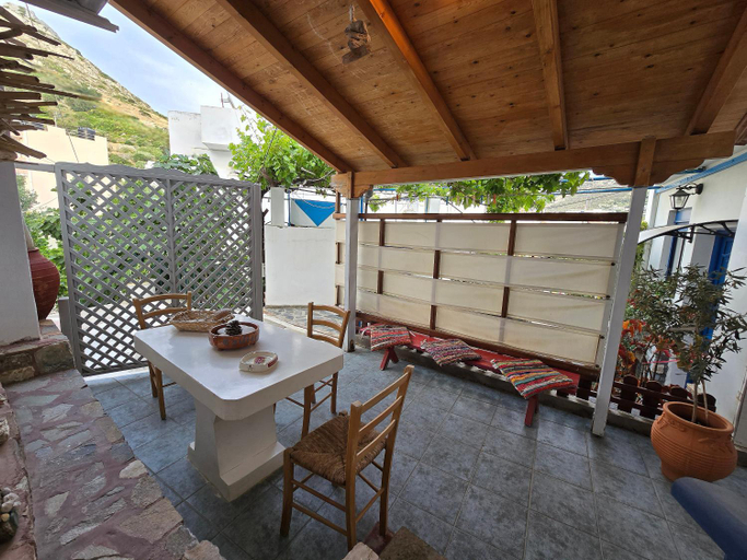 Others 5, Aglaia studios fournoi, North Aegean