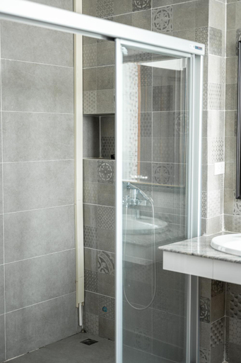 Bathroom, Niraxay Apartment, Vientiane