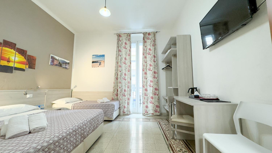 Bedroom 3, Nautilus Hotel, La Spezia