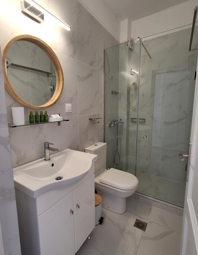 Bathroom 3, Villa Thalassa Apartments, Central Macedonia
