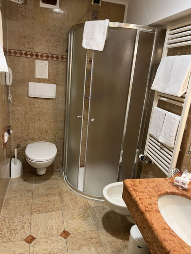 Bathroom 4, Rialto Hotel, Venezia